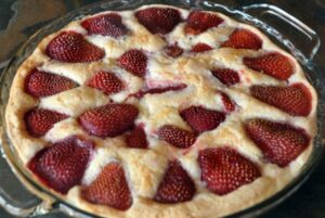 Lenten cheese cake with fruit