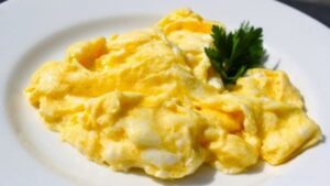 Omelet with lean cheese